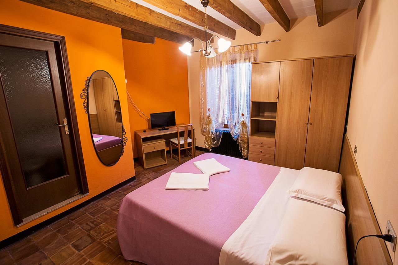 Fontana Hotel Calestano Стая снимка